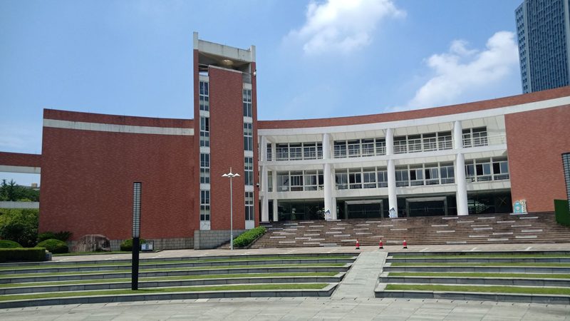 电子元件批发市场：揭秘供应商排名背后的逻辑